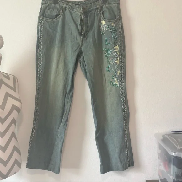 Embroidered Boyfriend Jeans in Blue and Green - Picture 2 of 8